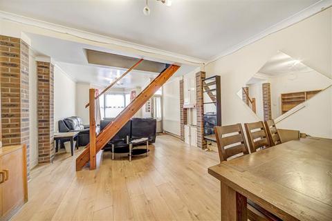 3 bedroom terraced house for sale, Ronver Road, London SE12