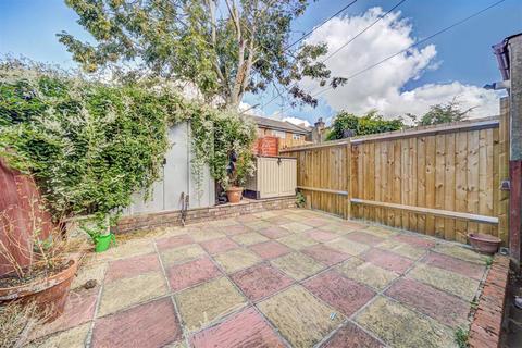 3 bedroom terraced house for sale, Ronver Road, London SE12