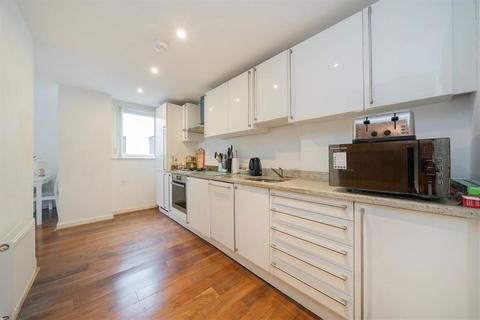 2 bedroom flat for sale, Hackney Road, London E2