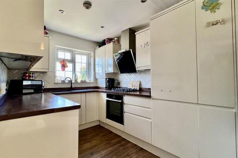 2 bedroom maisonette for sale, Heston Road, Heston TW5