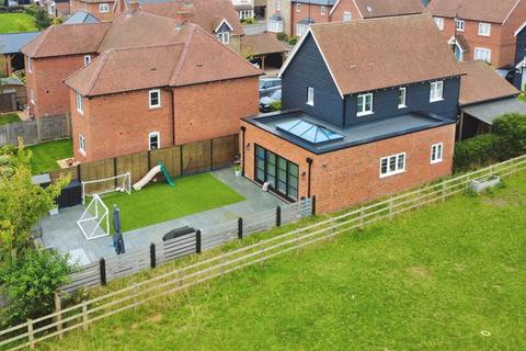 3 bedroom detached house for sale, Farm End, Hemel Hempstead HP2
