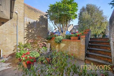 2 bedroom maisonette for sale, Angles Road, London SW16