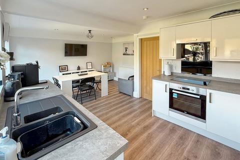 37 Ambleside Close, Bromborough, Wirral, CH62 7JF
