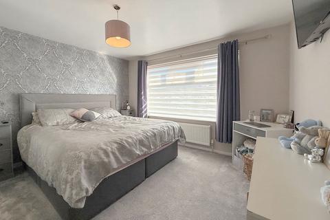37 Ambleside Close, Bromborough, Wirral, CH62 7JF