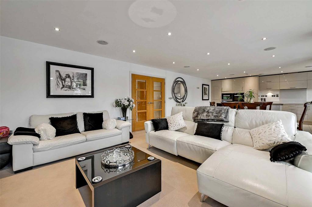 Sitting Room/Kitchen