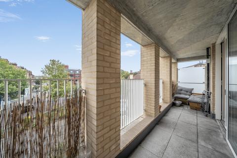 2 bedroom apartment for sale, Brixton Hill, London