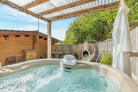 2 bedroom chalet for sale, Dudleston Heath, Nr Ellesmere.