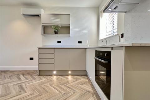 3 bedroom terraced house to rent, Worksop road, Tickhill, Doncaster