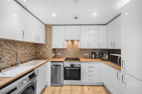 2 bedroom apartment for sale, St. George Wharf, Vauxhall, SW8