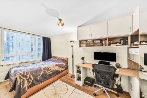 2 bedroom apartment for sale, St. George Wharf, Vauxhall, SW8