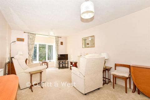 1 bedroom flat for sale, Jasmine Court, Horsham, West Sussex