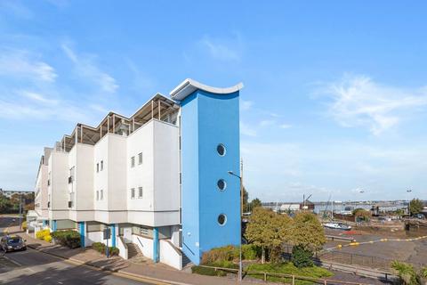 61, Venture Court Canal Road, Gravesend, DA12 2AT