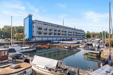 61, Venture Court Canal Road, Gravesend, DA12 2AT
