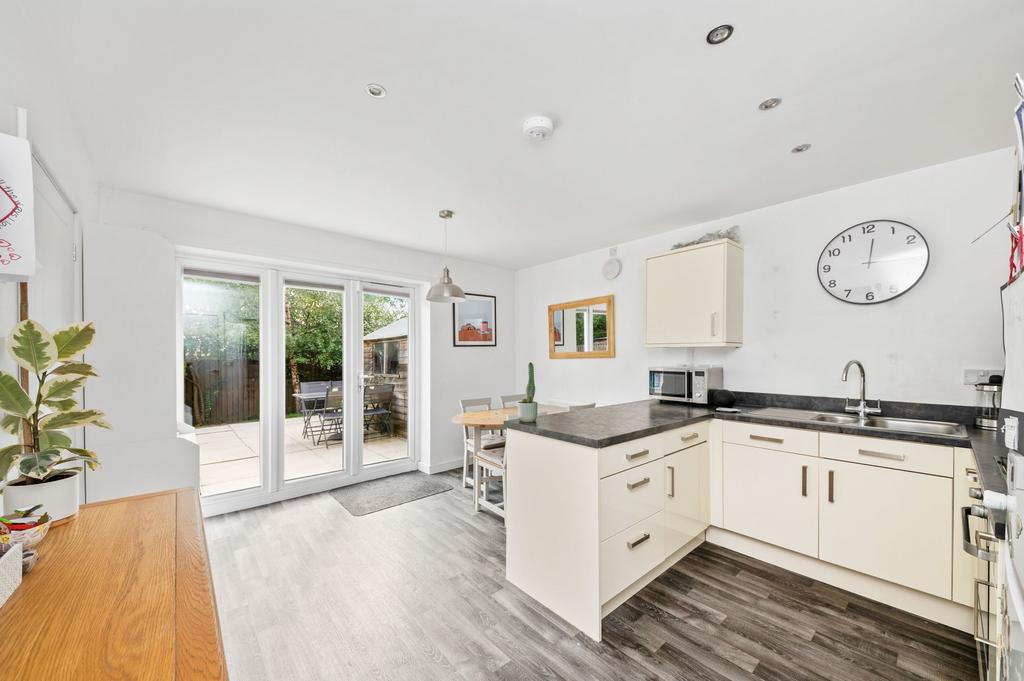 Kitchen/dining