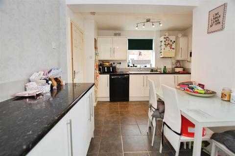 3 bedroom semi-detached house for sale, Westerdale Road, Scunthorpe