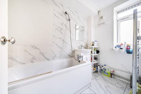 2 bedroom flat for sale, Lansdowne Gardens, Stockwell, London, SW8
