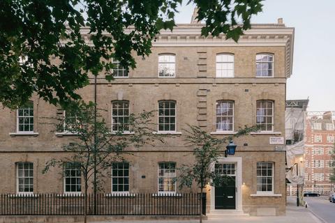 Newcourt Street, London, NW8