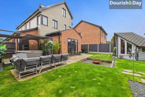 4 bedroom detached house for sale, Bearstone View, Market Drayton TF9