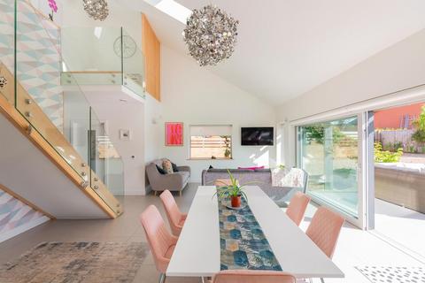 3 bedroom detached house for sale, Hestia House, Brockley
