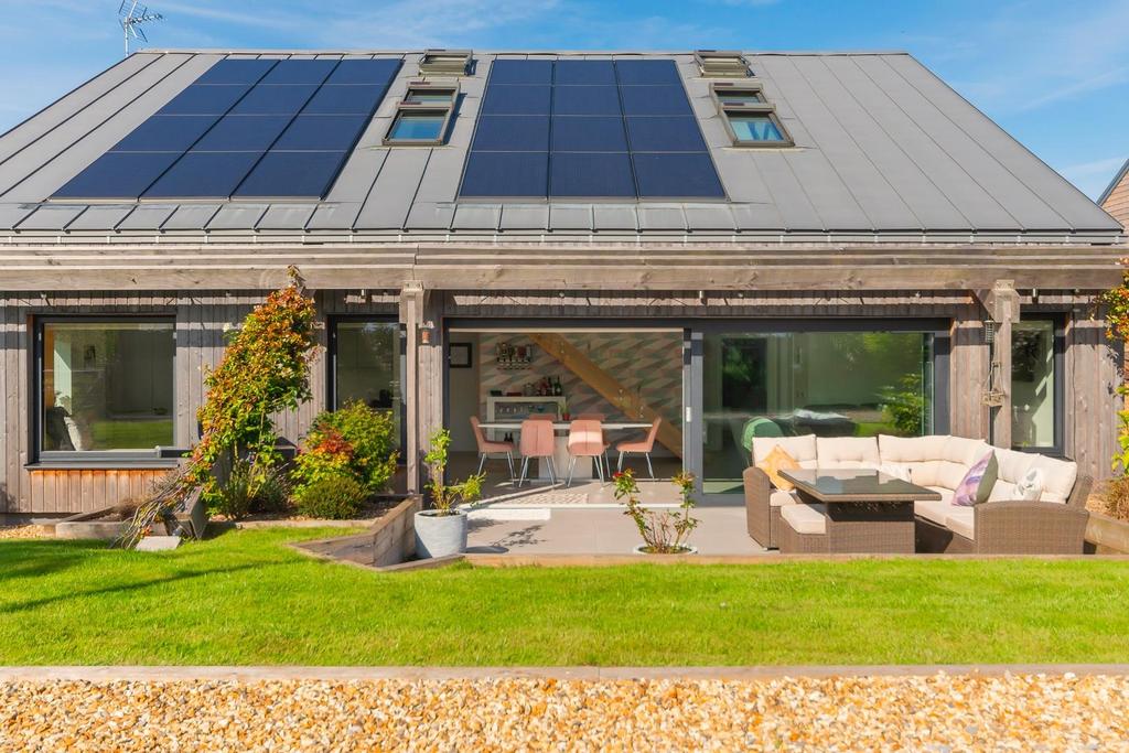 ESUOHAITSEH - External N.jpg