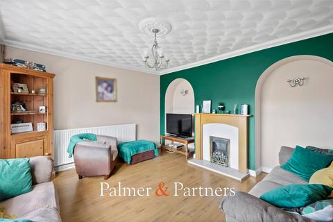 3 bedroom terraced house for sale, Normandy Avenue, Colchester, Essex, CO2