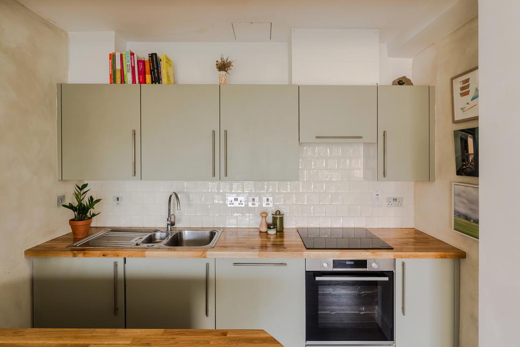 312385 - Flat 2, 110-114 Grafton Road-22.jpeg