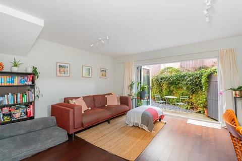 14 Bathwell Road, Bristol, BS4 3AN