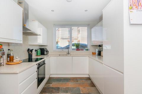 14 Bathwell Road, Bristol, BS4 3AN