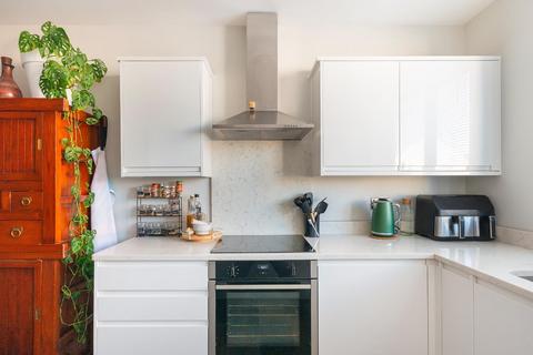 14 Bathwell Road, Bristol, BS4 3AN