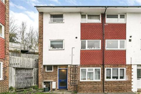 5 bedroom terraced house to rent, Guildford Park Avenue, Guildford GU2