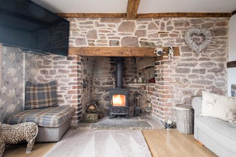 undefined, Dilwyn HR4