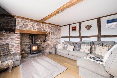 undefined, Dilwyn HR4