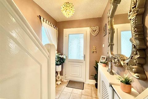 3 bedroom semi-detached house for sale, Kingsway, Oldbury