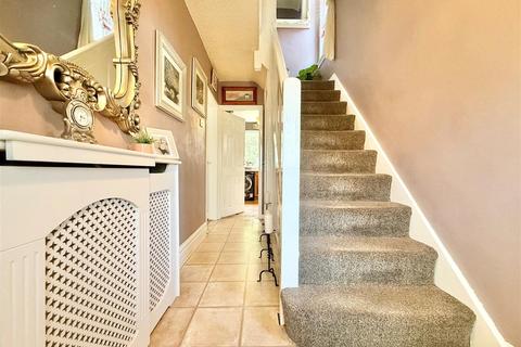 3 bedroom semi-detached house for sale, Kingsway, Oldbury