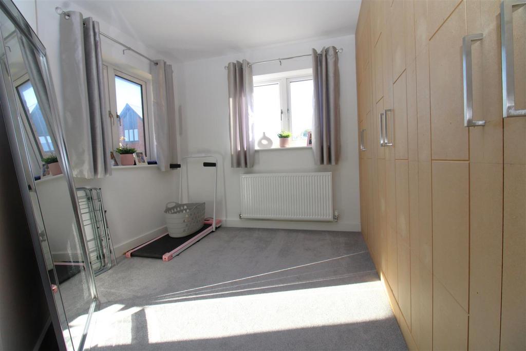 Bedroom 2.JPG