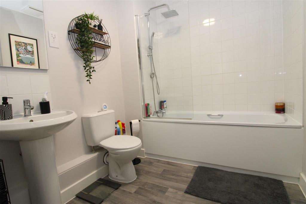 Bathroom.JPG