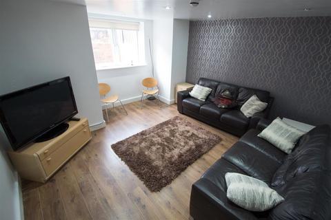 6 bedroom terraced house to rent, Grimthorpe Terrace, Headingley, Leeds, LS6 3JS