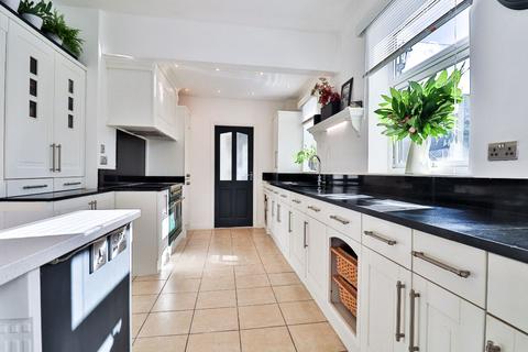 5 bedroom terraced house for sale, Stanhope Road South, Darlington, DL3