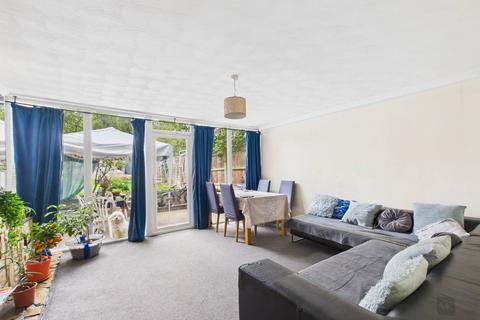 undefined, Mentieth Close, Milton Keynes MK2