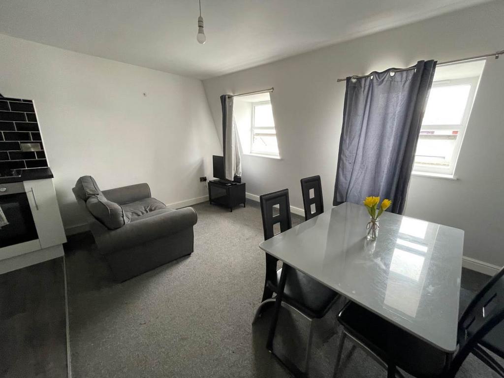 St james st 36 flat