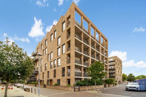 Isambard Court, Paddlers Avenue