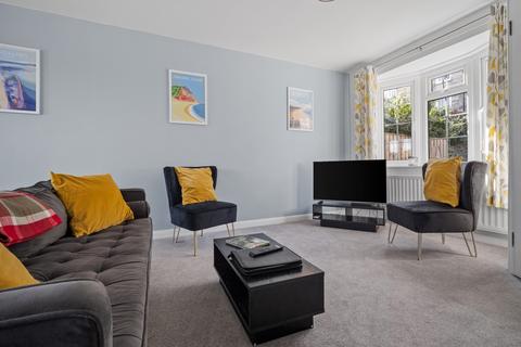 3 bedroom end of terrace house to rent, 160 High Street