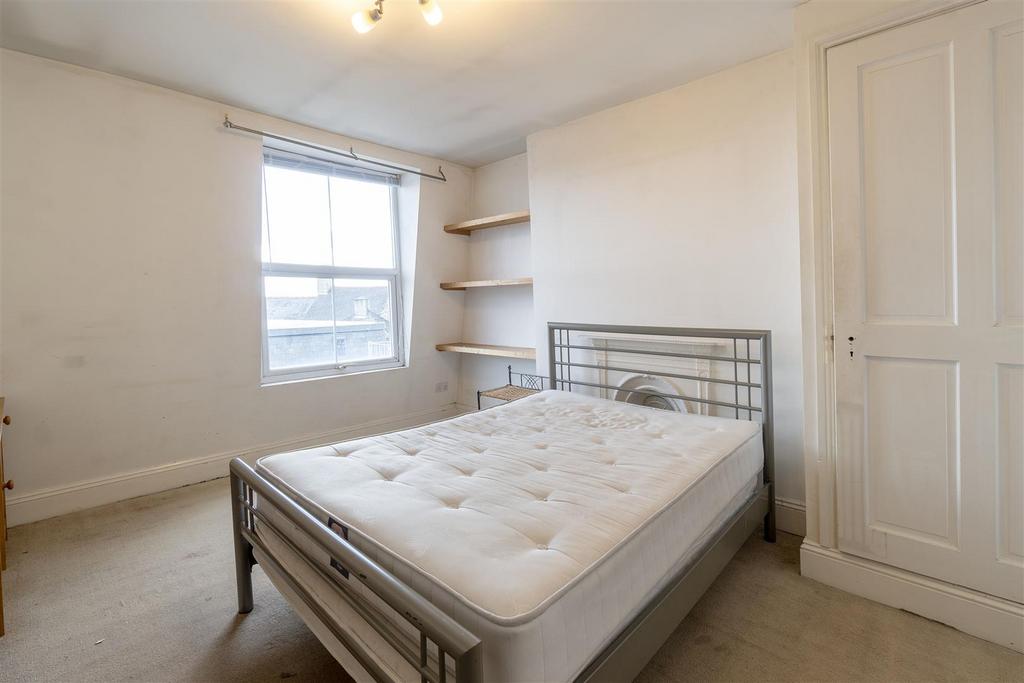 Bedroom 6.jpg