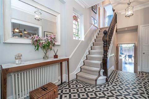 11 Leaside Avenue, London, N10 3BT