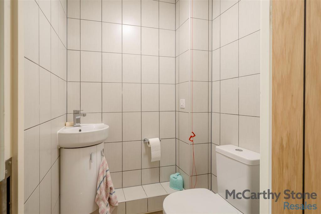 8664063-interior10.jpg
