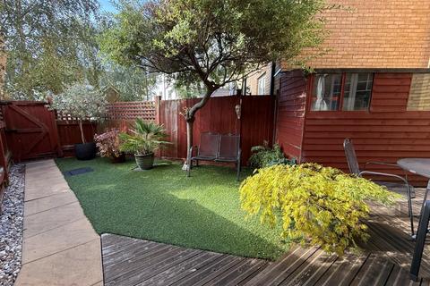 4 bedroom mews for sale, Clickers Place, Northampton NN5