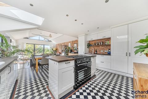 5 bedroom detached house for sale, Ashford Road, Kingshill, Swindon, SN1