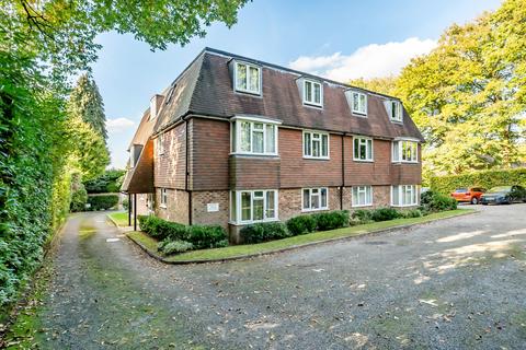 undefined, Hindhead split-level apartment