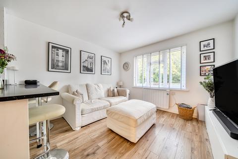 undefined, Hindhead split-level apartment