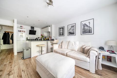 undefined, Hindhead split-level apartment